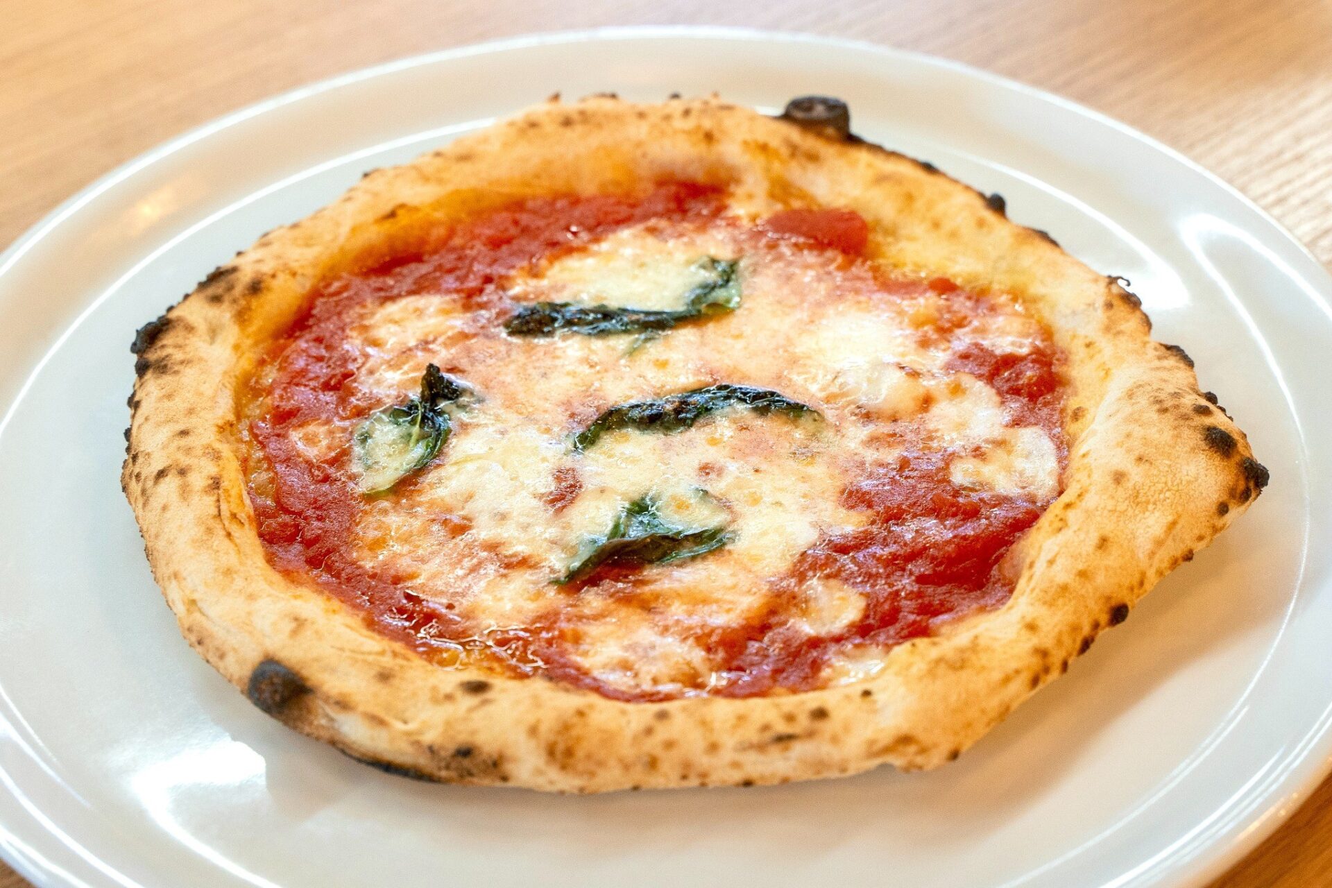 ピッツァ専門店ネッビア